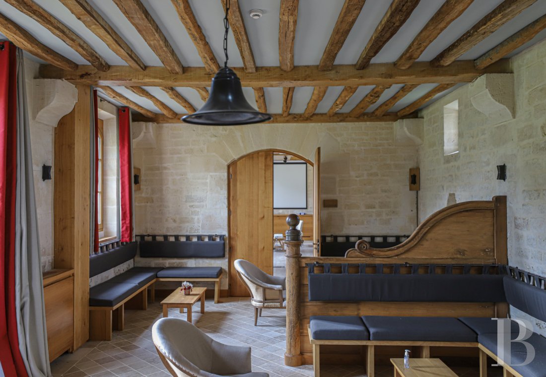 A large 18th century farmhouse and dovecote transformed into a hotel in the Oise, near Senlis - photo  n°9